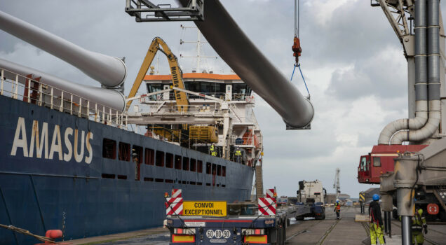 ENERCON A CHOISI DUNKERQUE POUR LE DECHARGEMENT DE SES PALES D’EOLIENNES