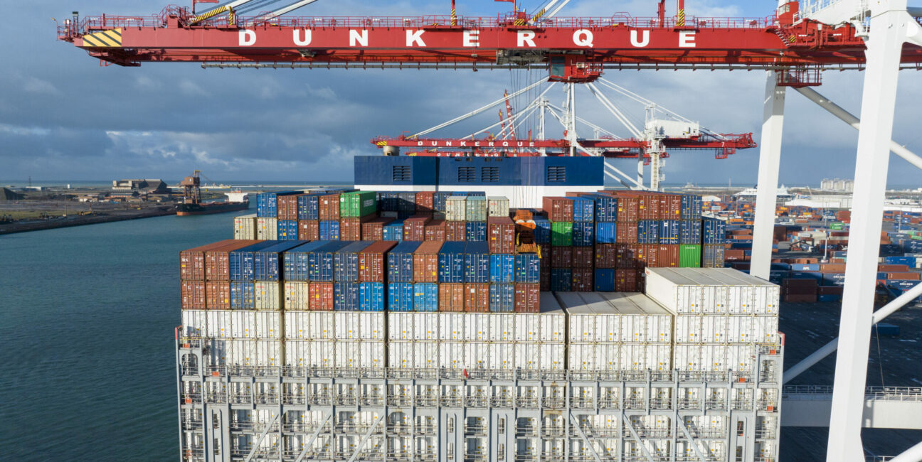 terminal à conteneurs de Dunkerque, vue sur des conteneurs